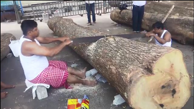 ରଥ ଖଳା ଚଳଚଞ୍ଚଳ