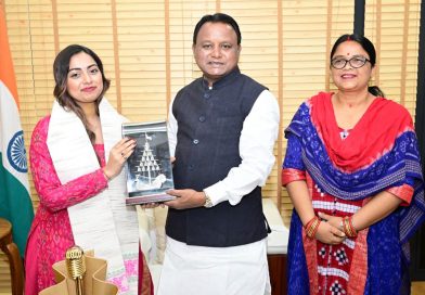 ଇଣ୍ଡିଆନ୍ ଆଇଡଲ୍ ବିଜେତା ଜ୍ୟୋତିର୍ମୟୀଙ୍କୁ ସମ୍ବର୍ଦ୍ଧିତ କଲେ ମୁଖ୍ୟମନ୍ତ୍ରୀ